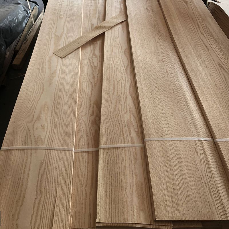 0.45mm 0.5mm 1mmの赤いカシのベニヤは木のベニヤ シートのスライスされた切口を広げる