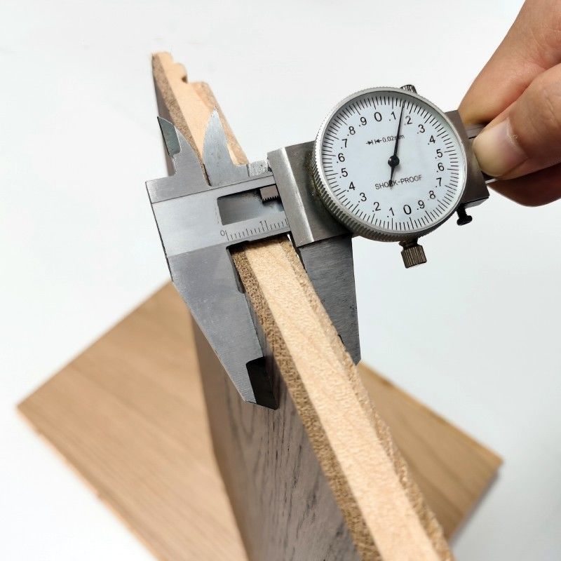 20色は18mmの厚さに床を張るワイヤー ブラシ カシによって設計される堅材を