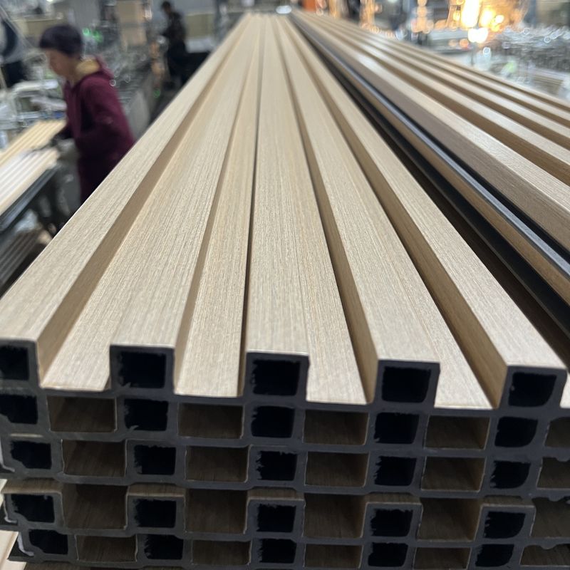 防水Wpc壁面 PVCフィルム 木材 プラスチック Wpc天井 スラット コーティング 室内装飾用 壁面