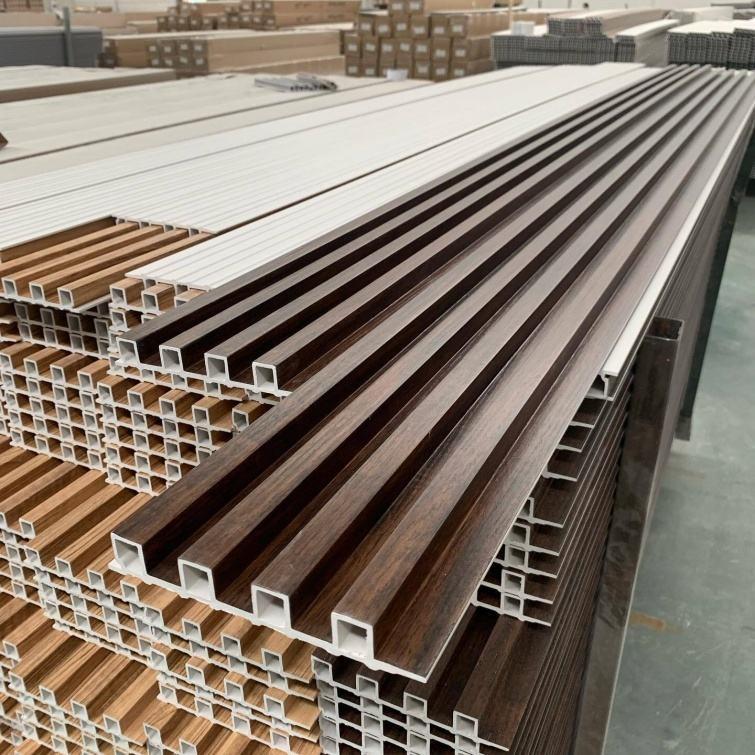 インテリア WPC フルート 壁パネル 3D PVC 木材 オルタナティブ アウトドア/商業用/キッチン/ジム パネル プラスチックシート 防水壁パネル