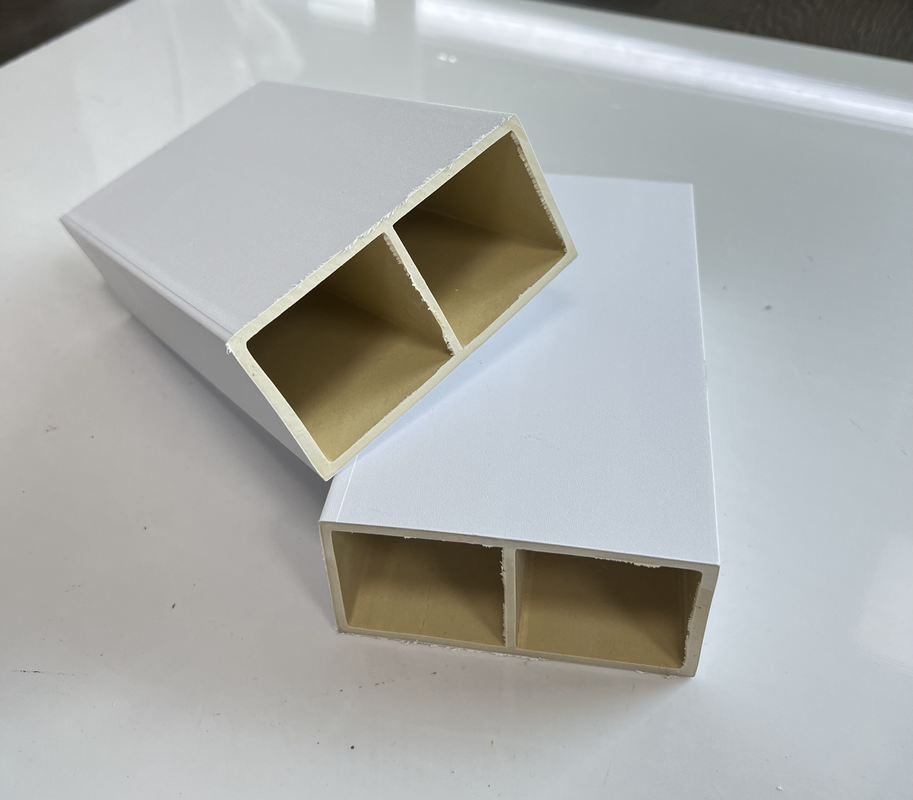 環境に優しい屋内中空正方形PVCチューブ柱木材プラスチック木材WPCチューブパーティション用