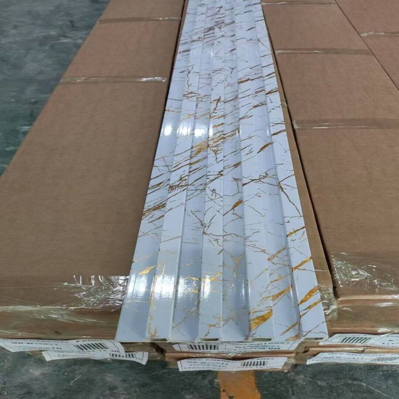 現代の木製プラスチック複合型WPC壁パネル 浴室内装用 PVC代替品