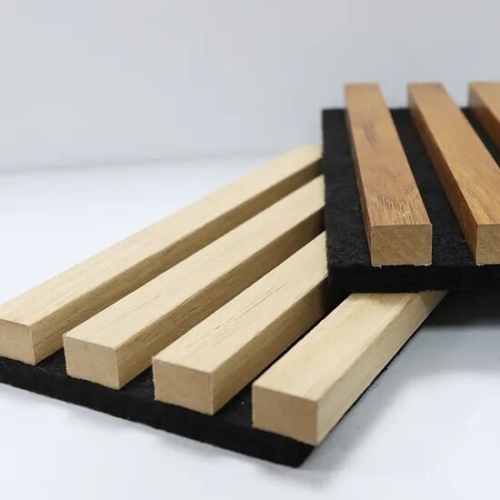 装飾的な現代デザイン 木製の音響壁カバーパネル 音の吸収