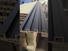 32 異なるスタイルのWPC壁パネル